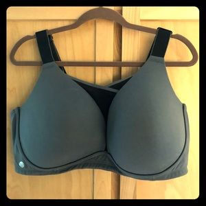 Medium impact cooling no-wire sport bra